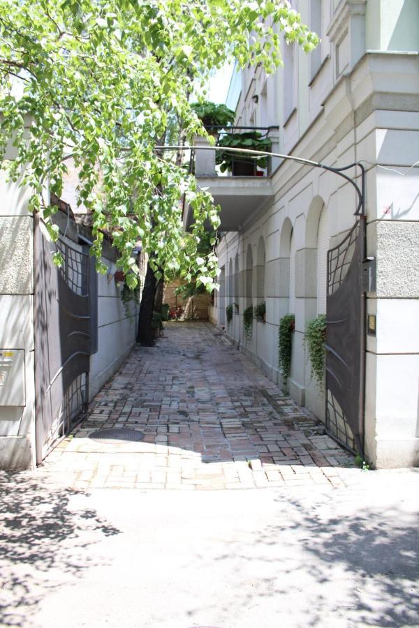 Garden Center Apartment โนวีซาด ภายนอก รูปภาพ