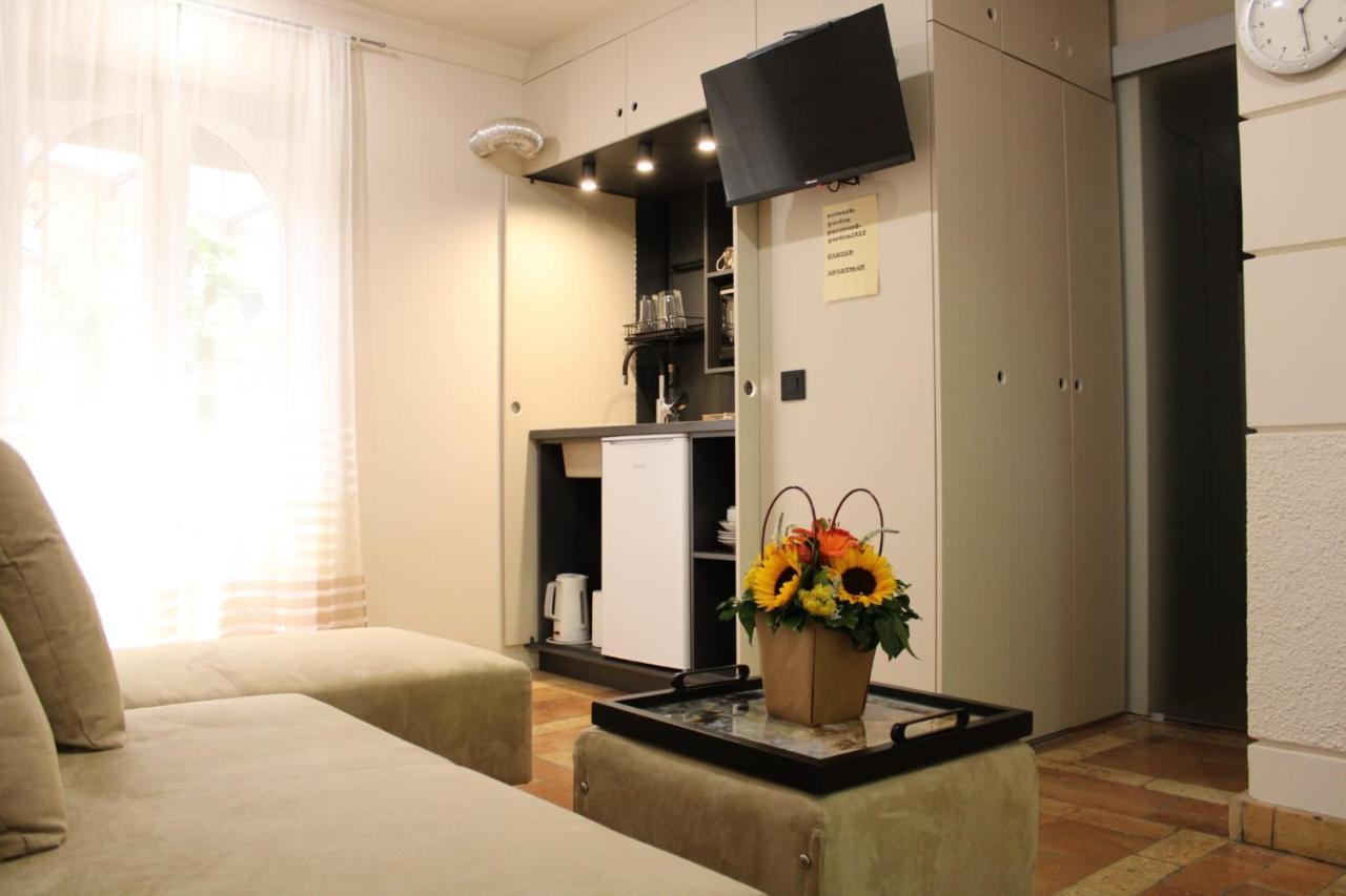Garden Center Apartment โนวีซาด ภายนอก รูปภาพ