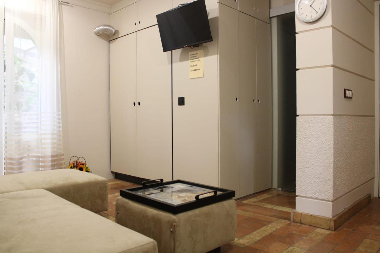 Garden Center Apartment โนวีซาด ภายนอก รูปภาพ